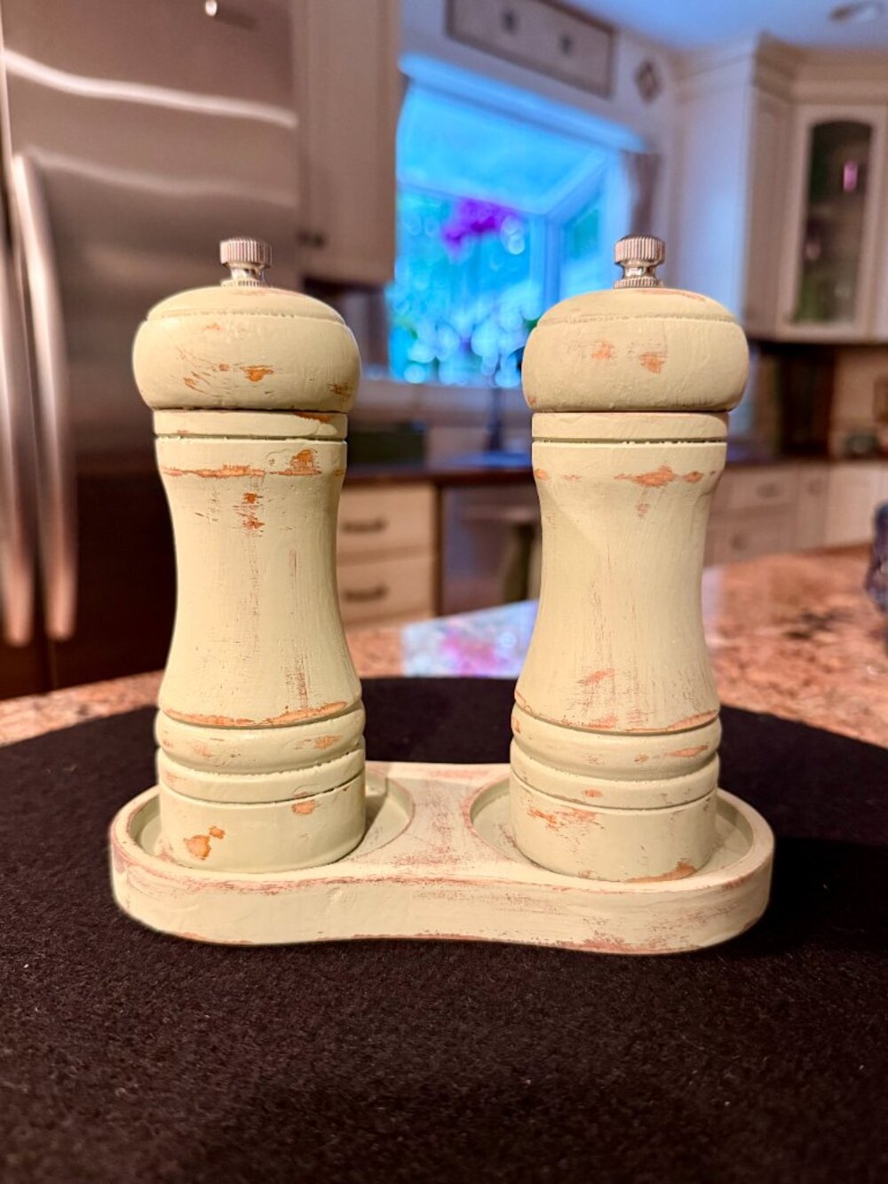Rustic Distressed Hand Painted Wood Sage Green Salt & Pepper Grinder Set w/Tray - Picture 11 of 12